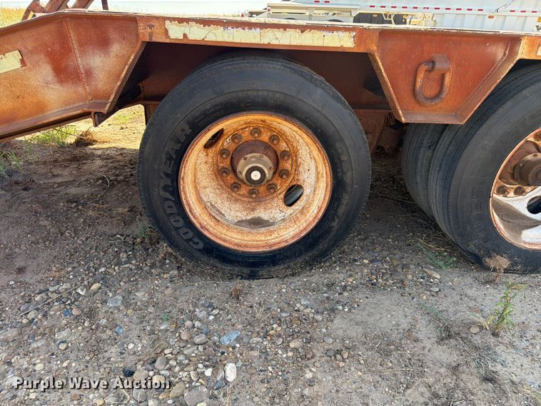 image for item EX0012 1997 Atoka Trailer Mfg. 20DE drop deck equipment trailer