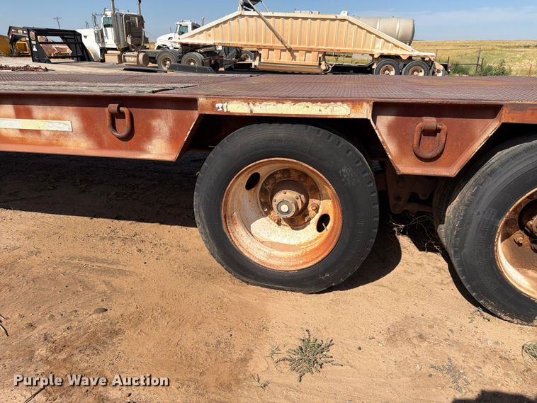 image for item EX0012 1997 Atoka Trailer Mfg. 20DE drop deck equipment trailer