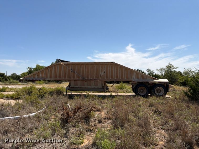 image for item EX0014 2013 Construction Trailer Specialists BDT-40 bottom dump trailer