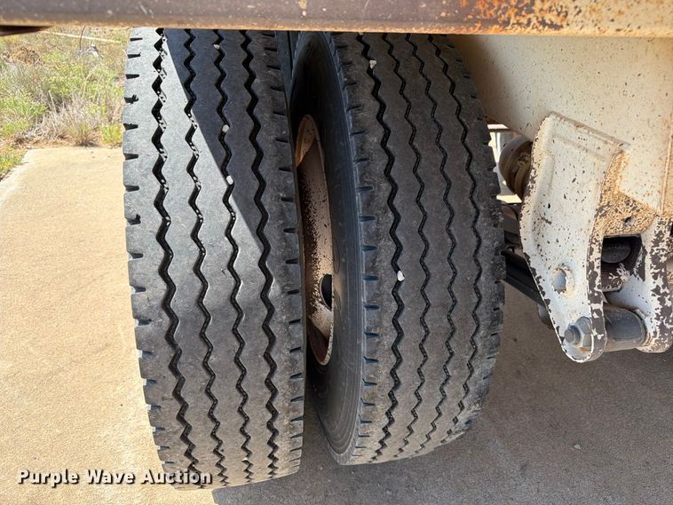 image for item EX0014 2013 Construction Trailer Specialists BDT-40 bottom dump trailer