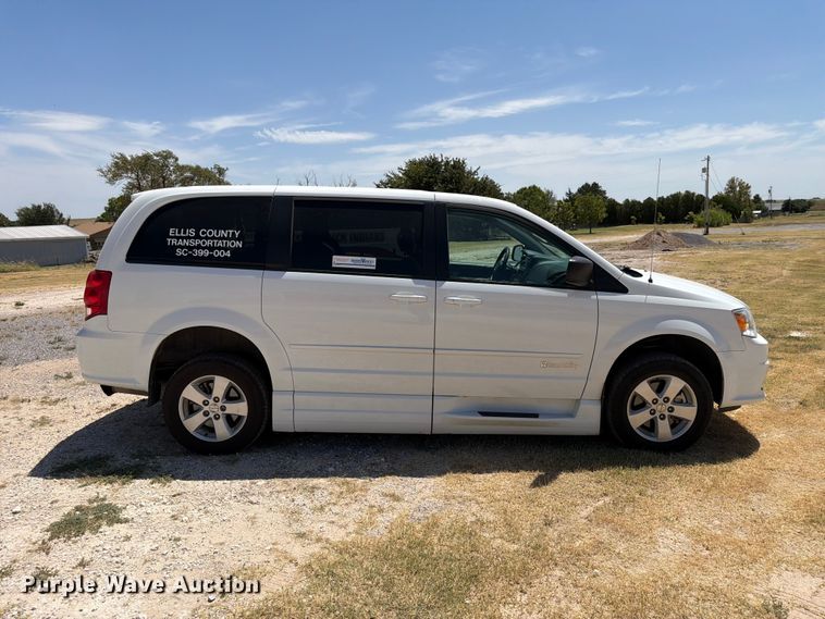 image for item EX0016 2015 Dodge Grand Caravan van