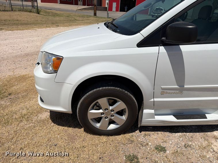 image for item EX0016 2015 Dodge Grand Caravan van