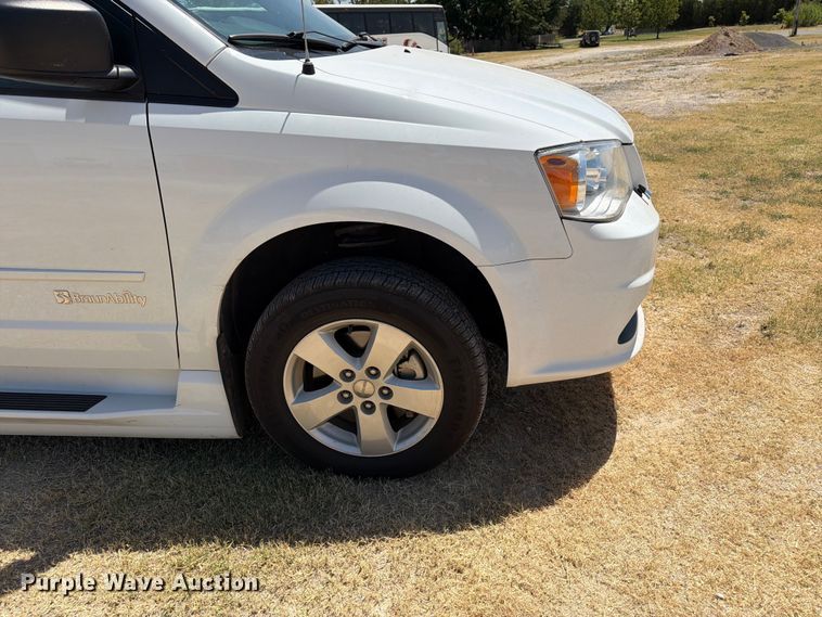 image for item EX0016 2015 Dodge Grand Caravan van