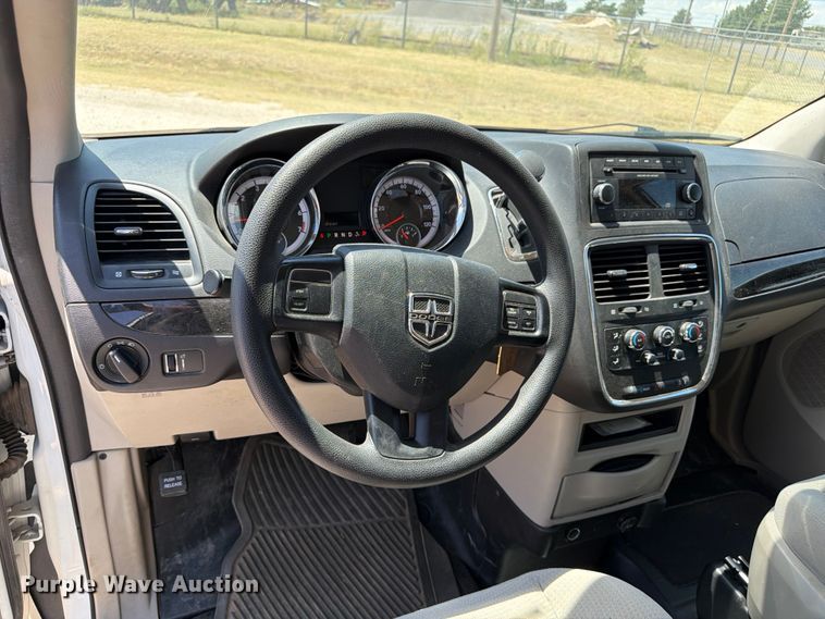 image for item EX0016 2015 Dodge Grand Caravan van