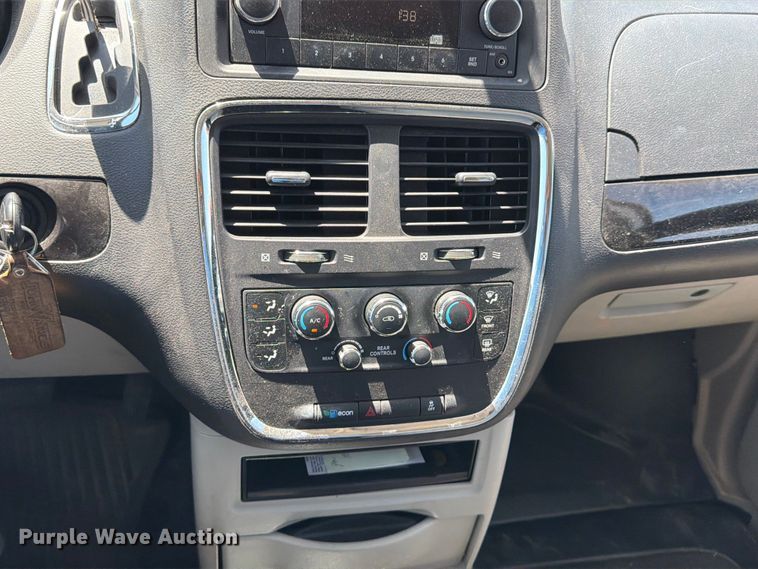 image for item EX0016 2015 Dodge Grand Caravan van