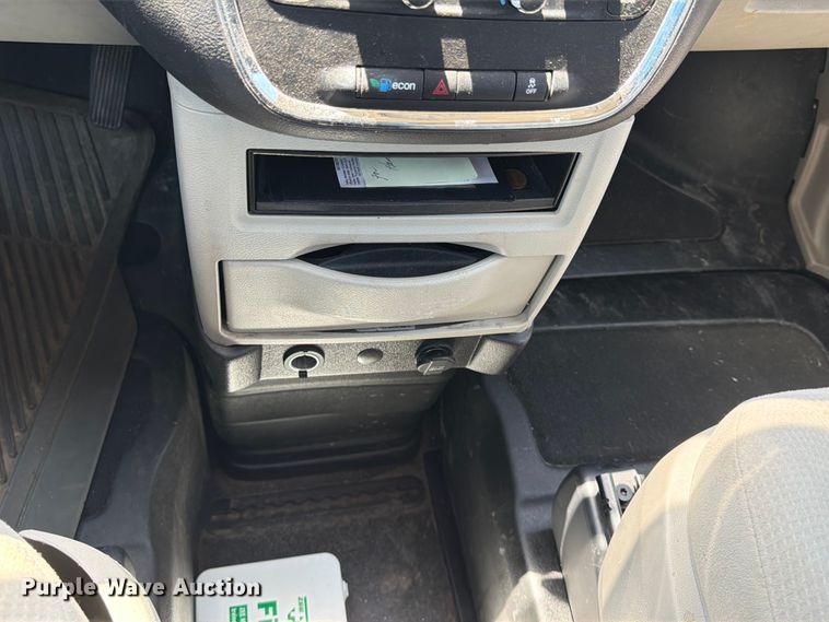 image for item EX0016 2015 Dodge Grand Caravan van