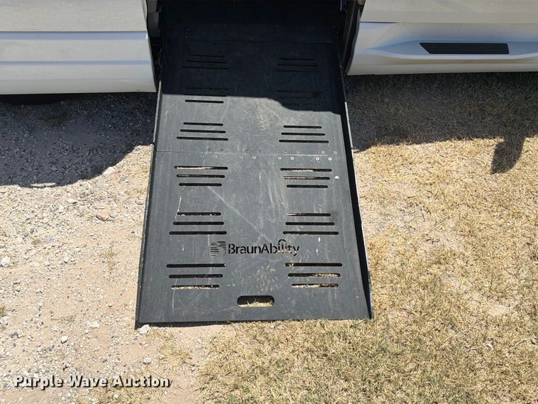 image for item EX0016 2015 Dodge Grand Caravan van