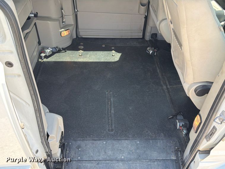image for item EX0016 2015 Dodge Grand Caravan van