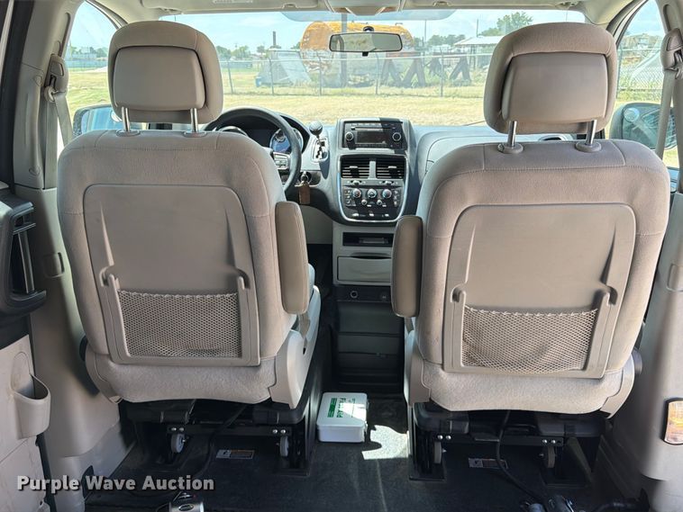 image for item EX0016 2015 Dodge Grand Caravan van