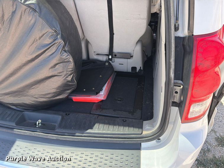 image for item EX0016 2015 Dodge Grand Caravan van