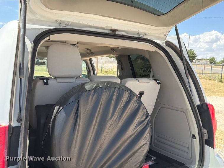 image for item EX0016 2015 Dodge Grand Caravan van
