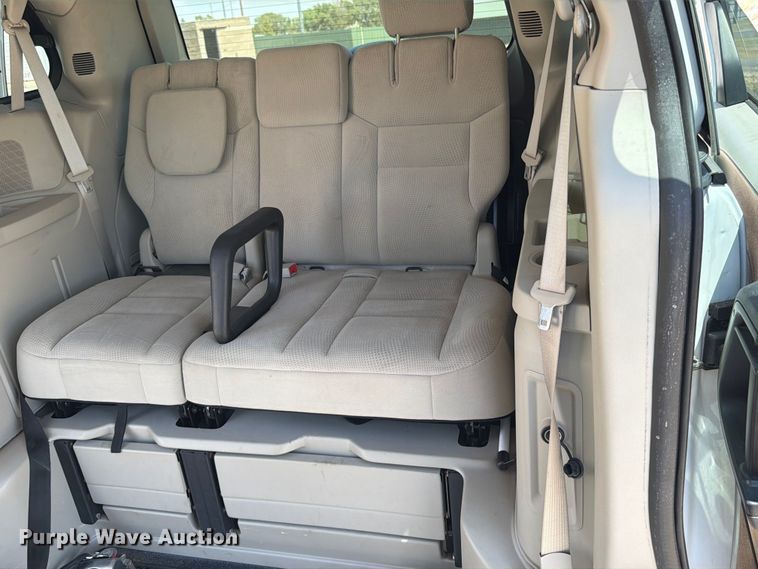 image for item EX0016 2015 Dodge Grand Caravan van