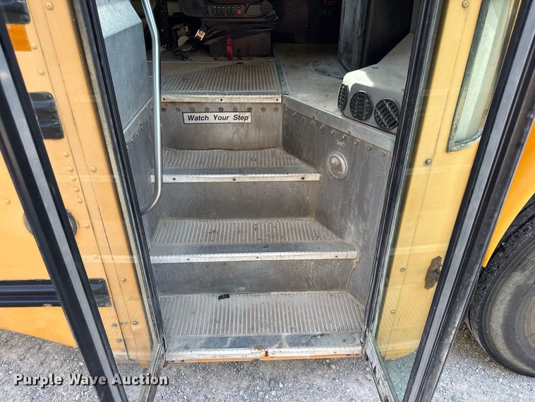 image for item EX2175 2006 Blue Bird Vision school bus
