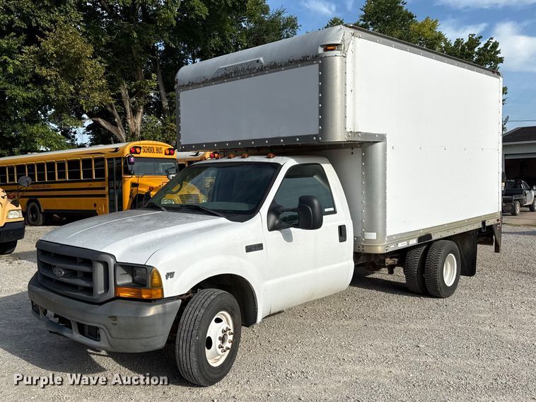 1999 Ford F350 box truck