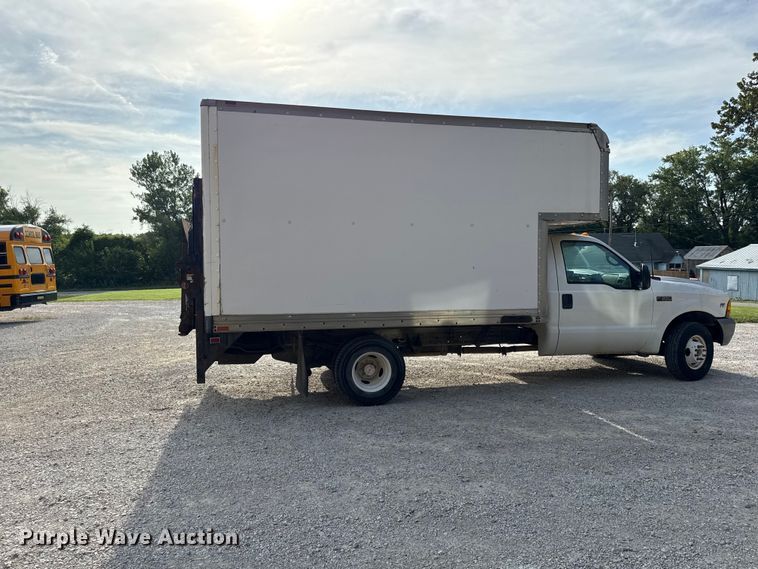 image for item EX2177 1999 Ford F350 box truck