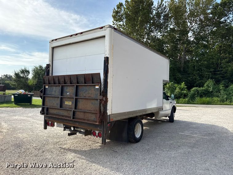 image for item EX2177 1999 Ford F350 box truck