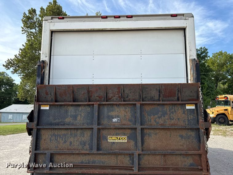 image for item EX2177 1999 Ford F350 box truck