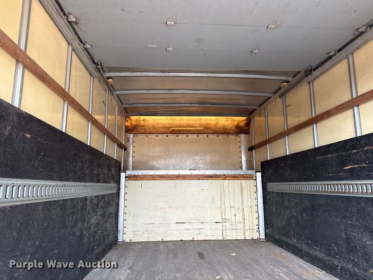 image for item EX2177 1999 Ford F350 box truck