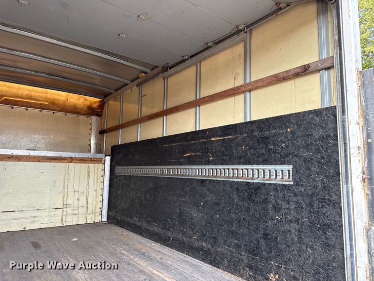 image for item EX2177 1999 Ford F350 box truck