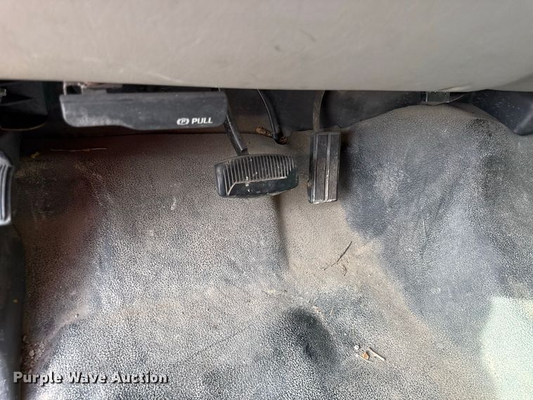 image for item EX2177 1999 Ford F350 box truck