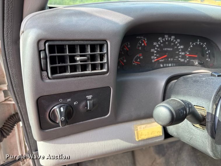 image for item EX2177 1999 Ford F350 box truck