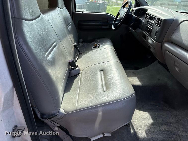 image for item EX2177 1999 Ford F350 box truck