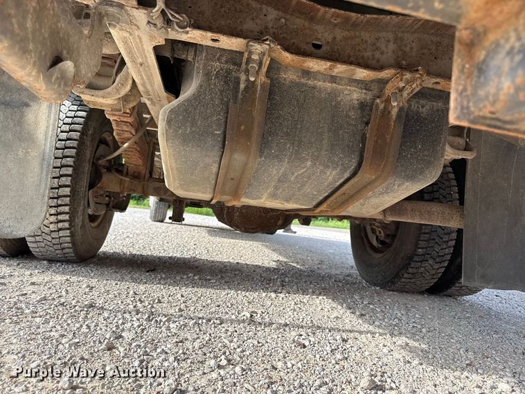 image for item EX2177 1999 Ford F350 box truck