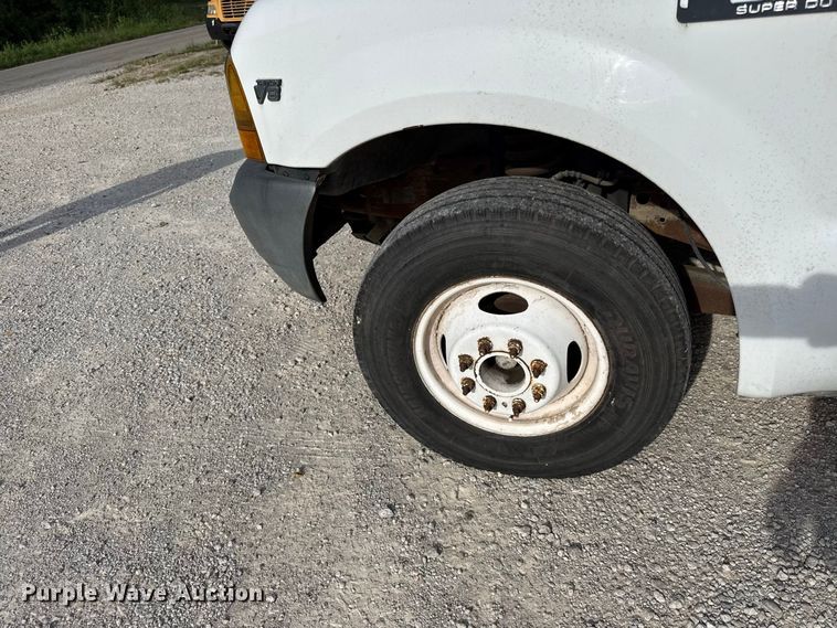 image for item EX2177 1999 Ford F350 box truck