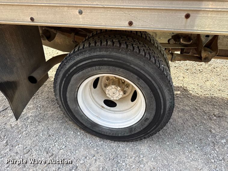 image for item EX2177 1999 Ford F350 box truck