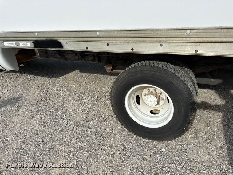 image for item EX2177 1999 Ford F350 box truck