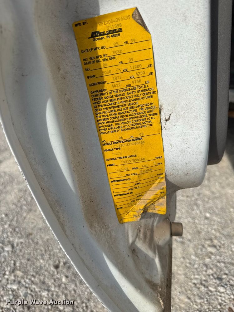image for item EX2177 1999 Ford F350 box truck