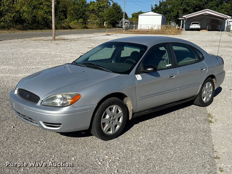 image for item EX2191 2005 Ford Taurus SE 