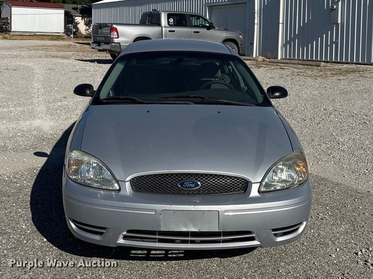 image for item EX2191 2005 Ford Taurus SE 