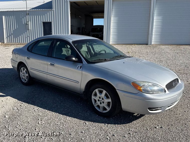 image for item EX2191 2005 Ford Taurus SE 