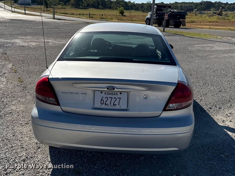 image for item EX2191 2005 Ford Taurus SE 