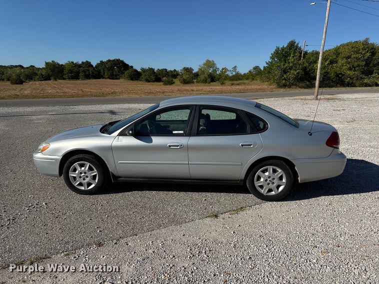 image for item EX2191 2005 Ford Taurus SE 