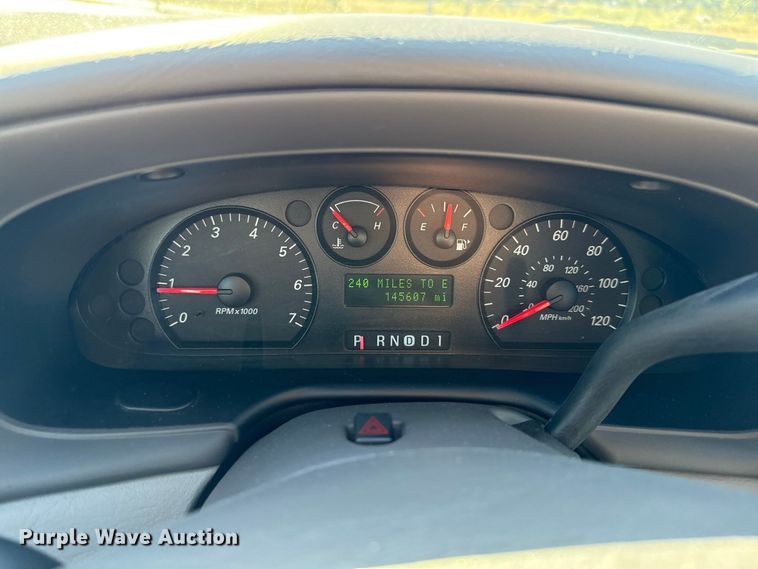 image for item EX2191 2005 Ford Taurus SE 