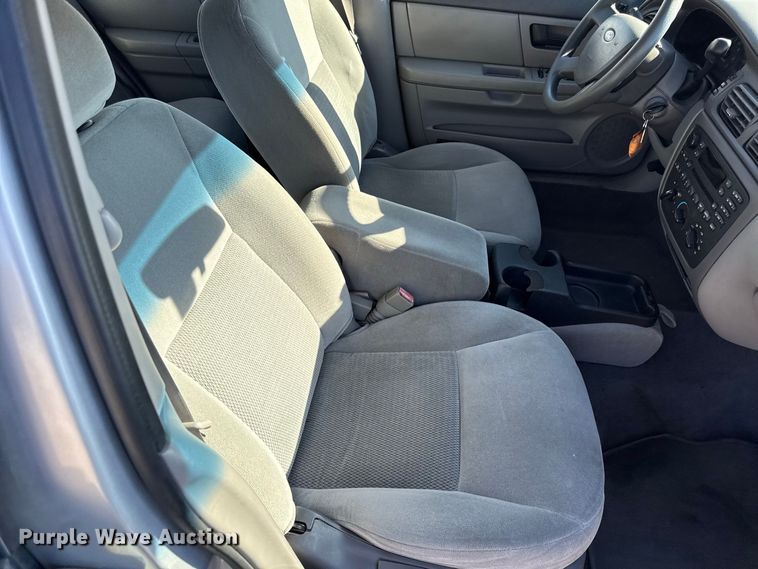 image for item EX2191 2005 Ford Taurus SE 