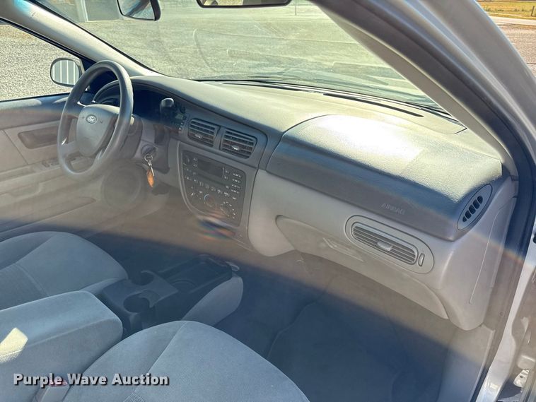 image for item EX2191 2005 Ford Taurus SE 