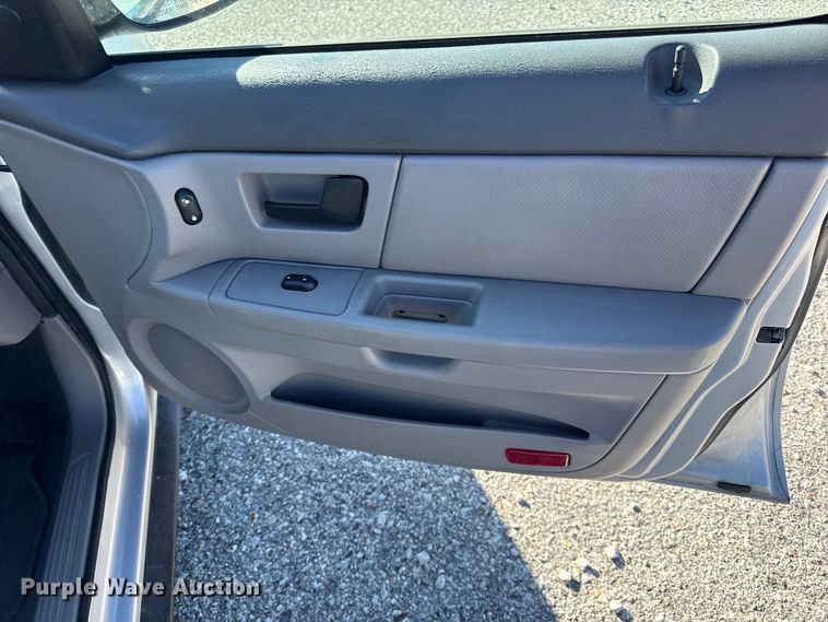 image for item EX2191 2005 Ford Taurus SE 