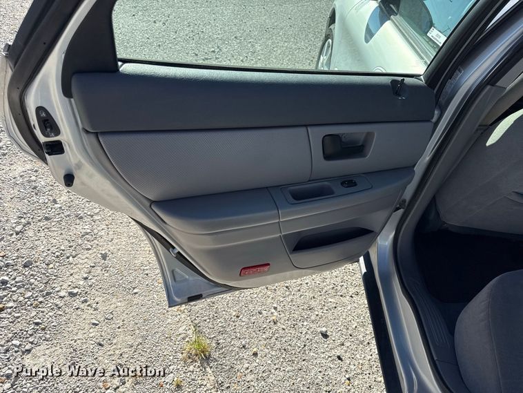 image for item EX2191 2005 Ford Taurus SE 