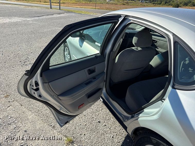 image for item EX2191 2005 Ford Taurus SE 