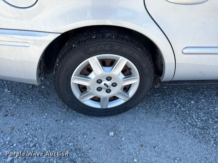 image for item EX2191 2005 Ford Taurus SE 