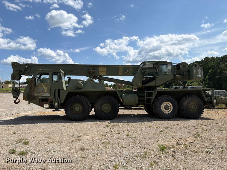 image for item EX2595 1989 Harnischfeger HSHMC-25 crane