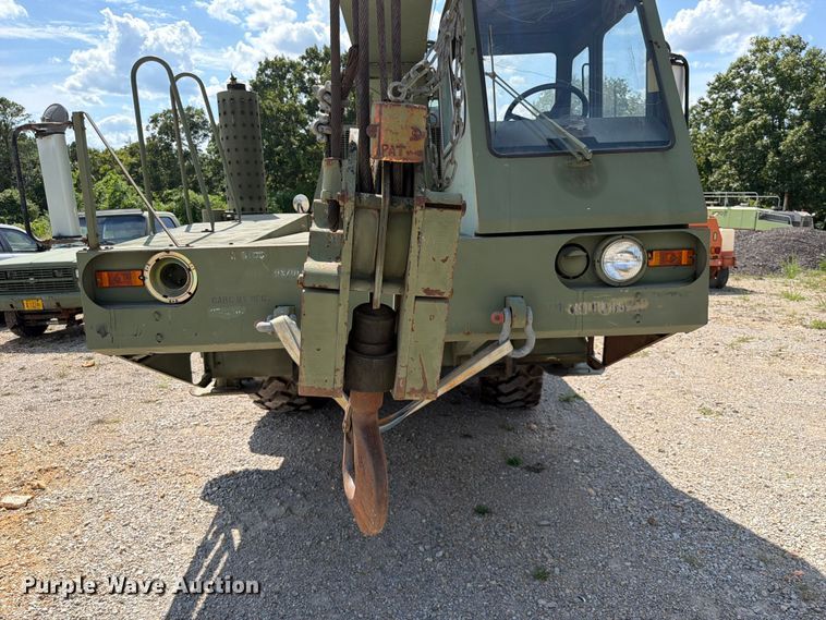 image for item EX2595 1989 Harnischfeger HSHMC-25 crane