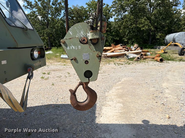 image for item EX2595 1989 Harnischfeger HSHMC-25 crane