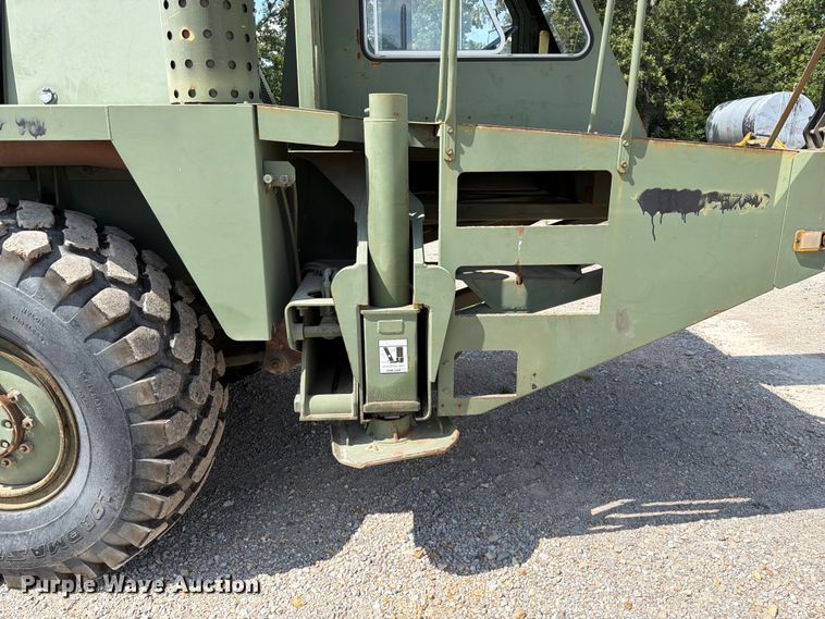 image for item EX2595 1989 Harnischfeger HSHMC-25 crane