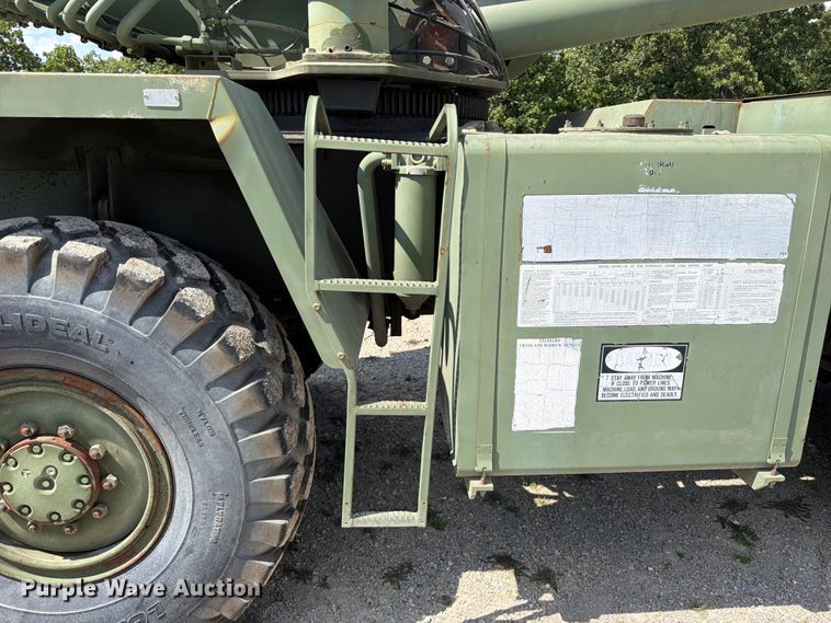 image for item EX2595 1989 Harnischfeger HSHMC-25 crane