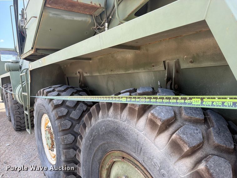 image for item EX2595 1989 Harnischfeger HSHMC-25 crane