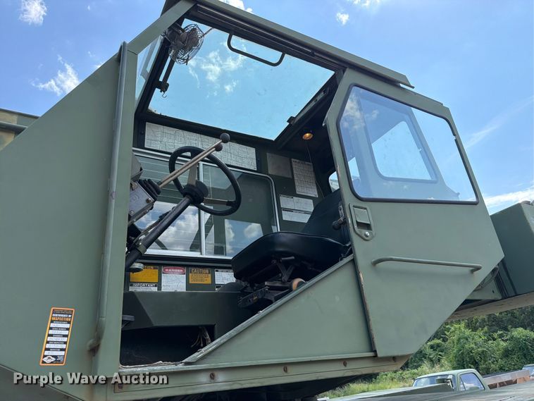 image for item EX2595 1989 Harnischfeger HSHMC-25 crane